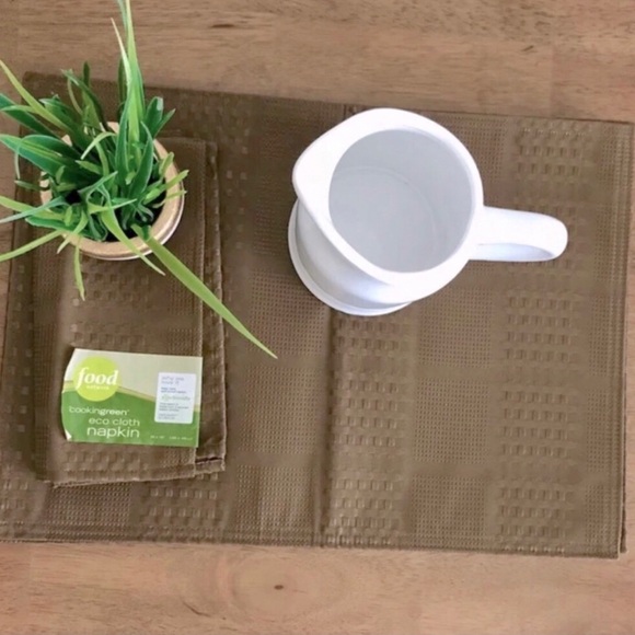 Food Network Brand Cloth Placemats Napkins Set of 12 Mocha Color - Picture 4 of 6